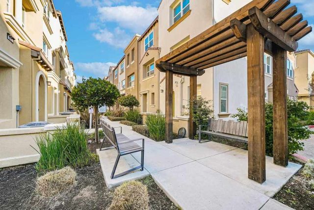 672 672 Amalfi Loop, Milpitas, CA 95035