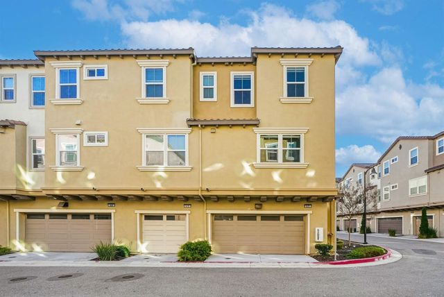 672 672 Amalfi Loop, Milpitas, CA 95035