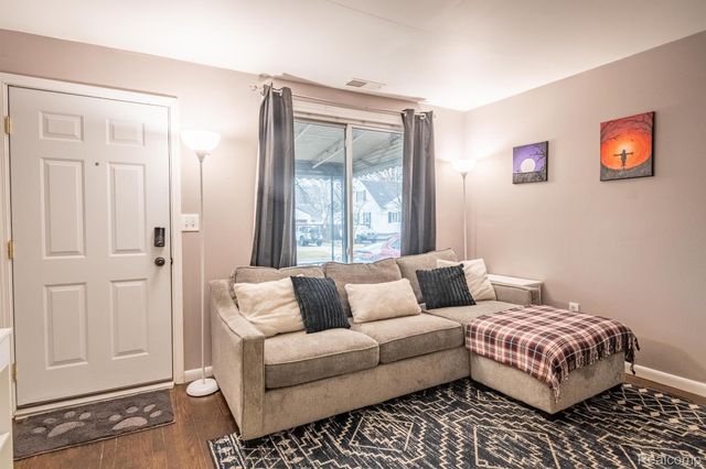 1553 SILMAN Street, Ferndale, MI 48220