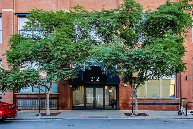 312 N May Street 4K, Chicago, IL 60607