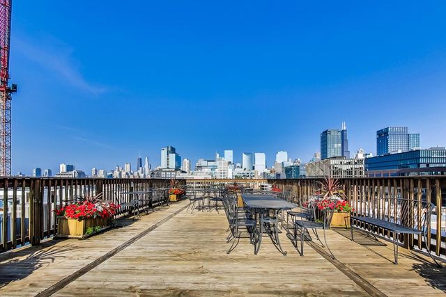 312 N May Street 4K, Chicago, IL 60607