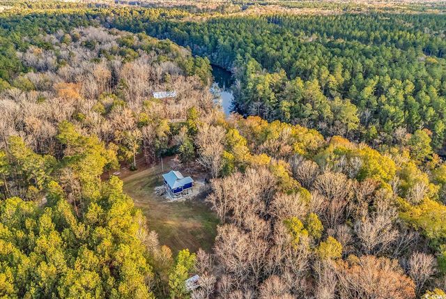 32 Old Pl, Kingstree, SC 29556