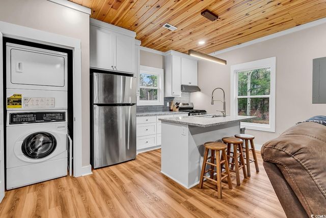 32 Old Pl, Kingstree, SC 29556