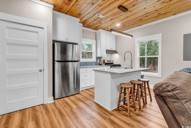 32 Old Pl, Kingstree, SC 29556