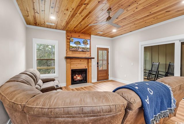 32 Old Pl, Kingstree, SC 29556