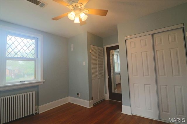 7326 Country Club Drive, St Louis, MO 63121