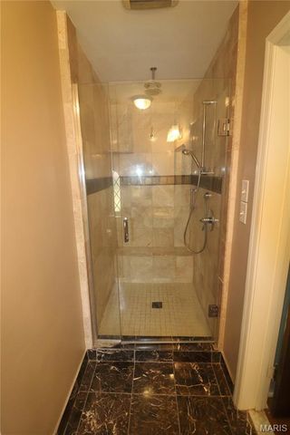 7326 Country Club Drive, St Louis, MO 63121