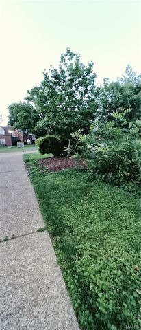 7326 Country Club Drive, St Louis, MO 63121