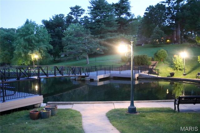 7326 Country Club Drive, St Louis, MO 63121