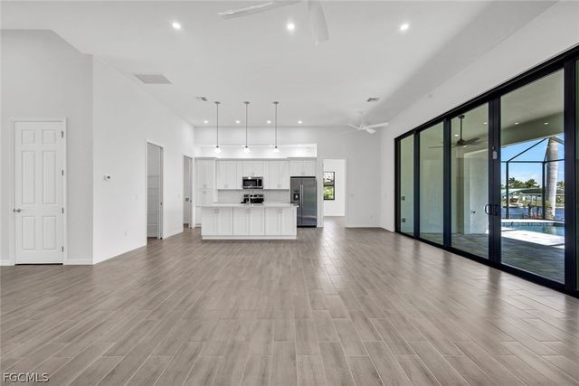 5011 Pelican BLVD, Cape Coral, FL 33914