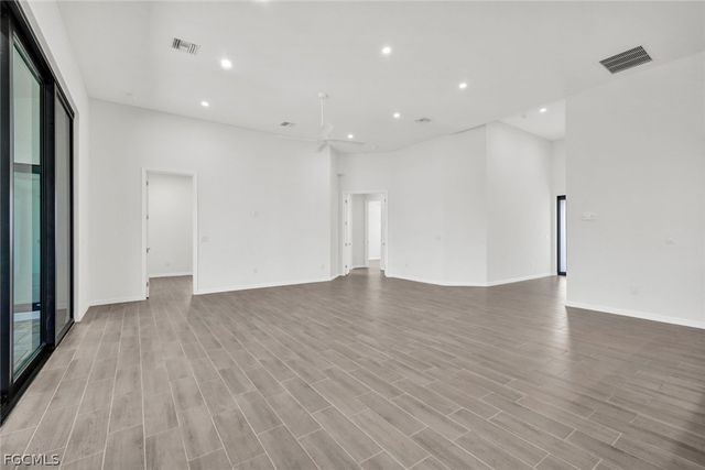 5011 Pelican BLVD, Cape Coral, FL 33914