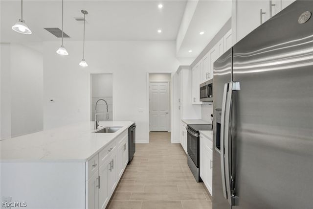 5011 Pelican BLVD, Cape Coral, FL 33914