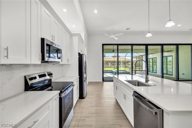 5011 Pelican BLVD, Cape Coral, FL 33914