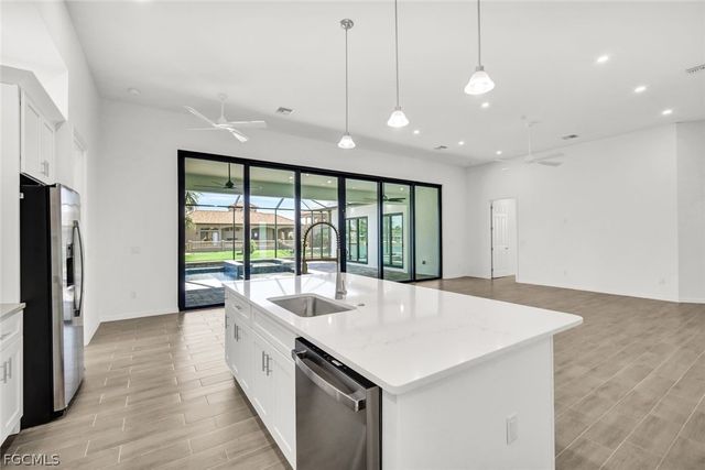 5011 Pelican BLVD, Cape Coral, FL 33914