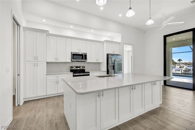 5011 Pelican BLVD, Cape Coral, FL 33914