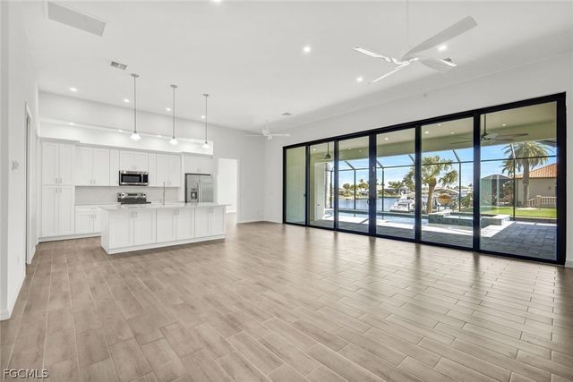 5011 Pelican BLVD, Cape Coral, FL 33914