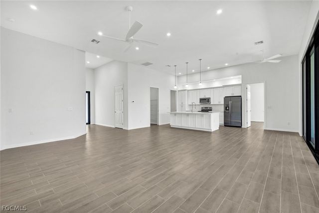 5011 Pelican BLVD, Cape Coral, FL 33914