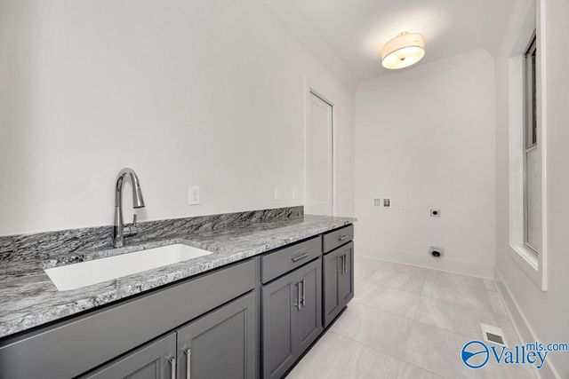 106 Bishop Bend Drive, Huntsville, AL 35806