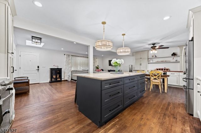 64 Grandview Dr, North Haledon Boro, NJ 07508