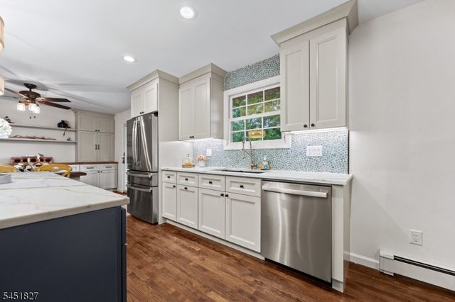 64 Grandview Dr, North Haledon Boro, NJ 07508