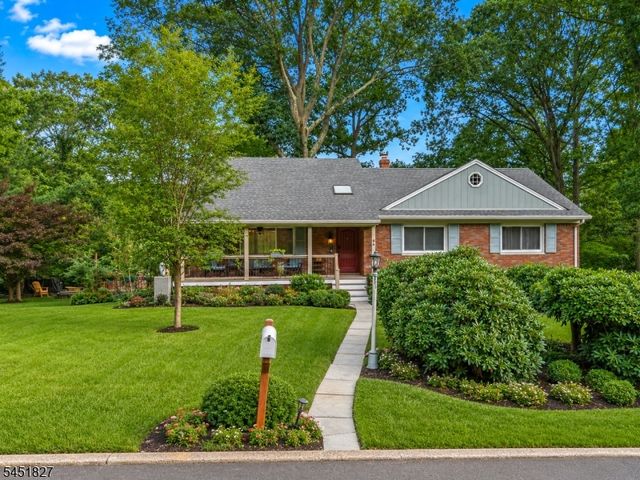64 Grandview Dr, North Haledon Boro, NJ 07508