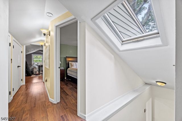 64 Grandview Dr, North Haledon Boro, NJ 07508