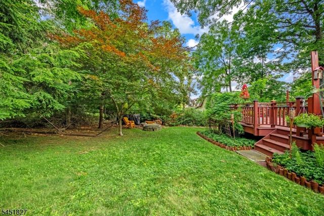 64 Grandview Dr, North Haledon Boro, NJ 07508