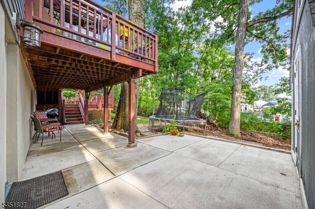 64 Grandview Dr, North Haledon Boro, NJ 07508