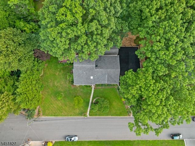 64 Grandview Dr, North Haledon Boro, NJ 07508