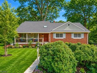 64 Grandview Dr, North Haledon Boro, NJ 07508