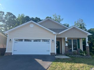 1290 Trafalgar DR, Roanoke, VA 24019