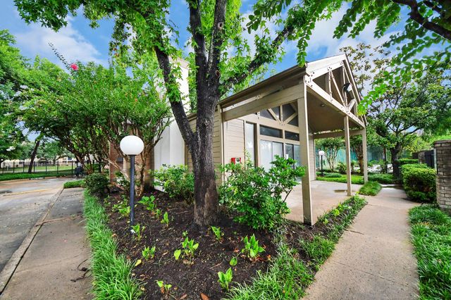 10051 Westpark Drive 272, Houston, TX 77042