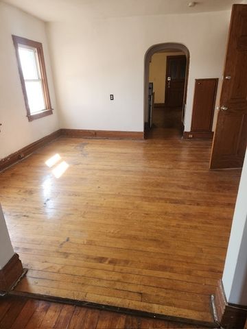 2349 W Grenshaw Street, Chicago, IL 60612