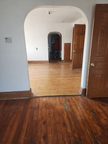 2349 W Grenshaw Street, Chicago, IL 60612