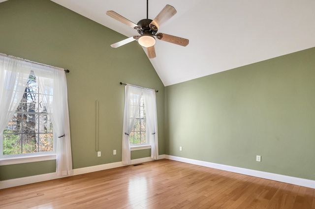 10 Town Village Drive, Salem, NH 03079