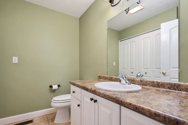 10 Town Village Drive, Salem, NH 03079