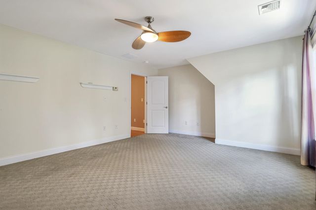 10 Town Village Drive, Salem, NH 03079