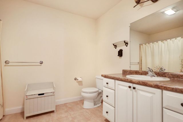 10 Town Village Drive, Salem, NH 03079