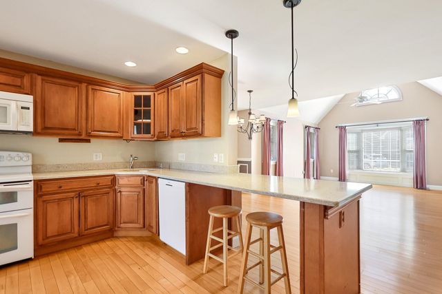 10 Town Village Drive, Salem, NH 03079