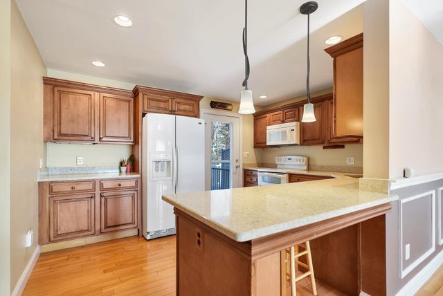 10 Town Village Drive, Salem, NH 03079