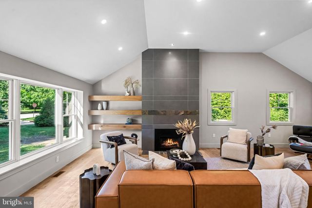 319 E CENTRAL AVE, Moorestown, NJ 08057