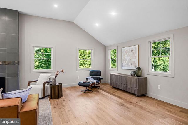 319 E CENTRAL AVE, Moorestown, NJ 08057