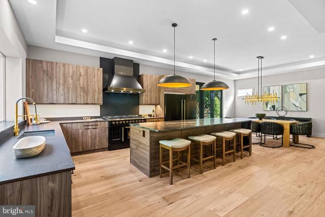 319 E CENTRAL AVE, Moorestown, NJ 08057