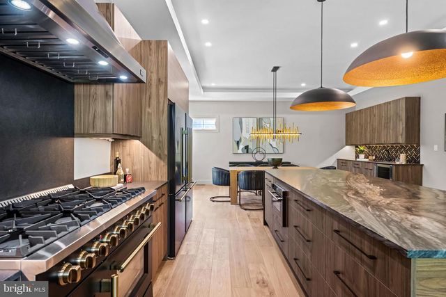 319 E CENTRAL AVE, Moorestown, NJ 08057