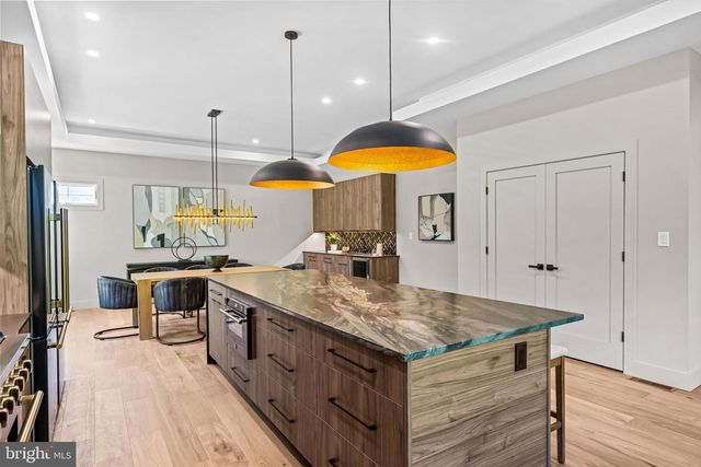 319 E CENTRAL AVE, Moorestown, NJ 08057