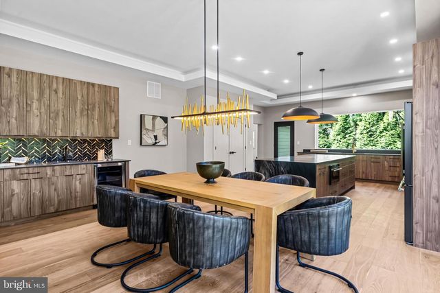 319 E CENTRAL AVE, Moorestown, NJ 08057