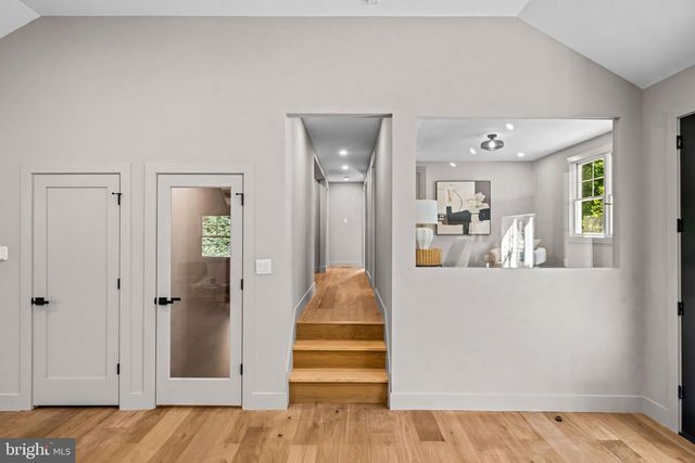 319 E CENTRAL AVE, Moorestown, NJ 08057