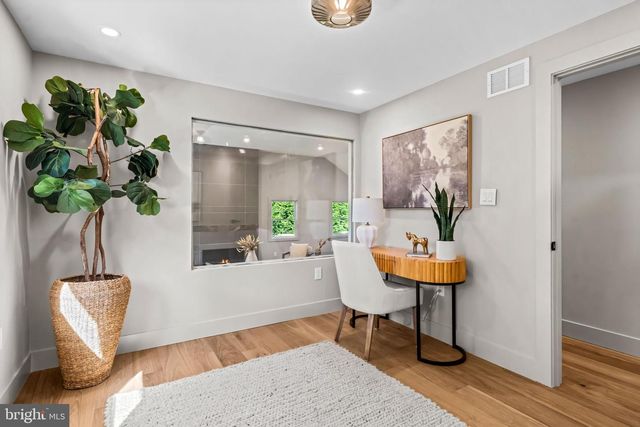 319 E CENTRAL AVE, Moorestown, NJ 08057