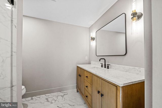 319 E CENTRAL AVE, Moorestown, NJ 08057