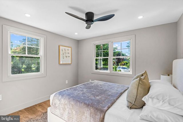 319 E CENTRAL AVE, Moorestown, NJ 08057
